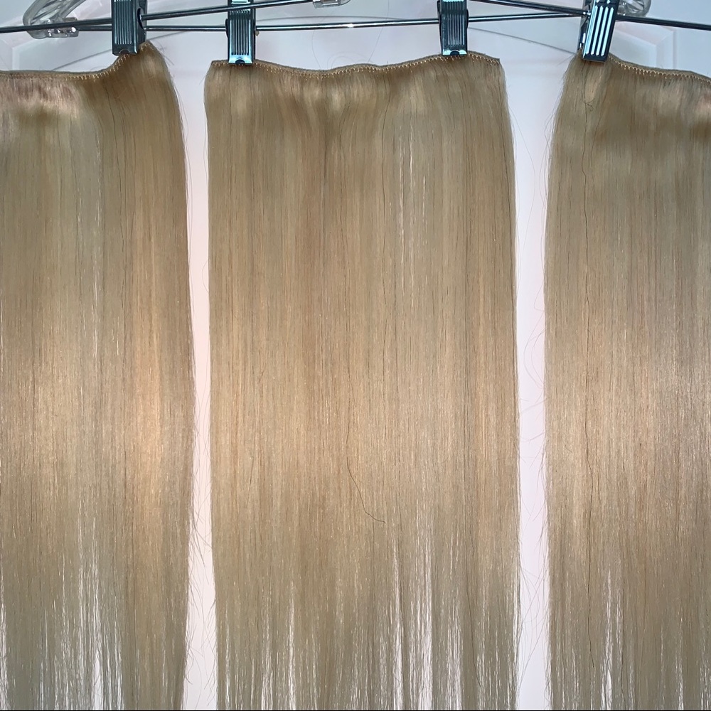 6 Piece 20” Blonde Clip-in Hair Extensions